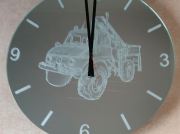 Klok met unimog afbeelding